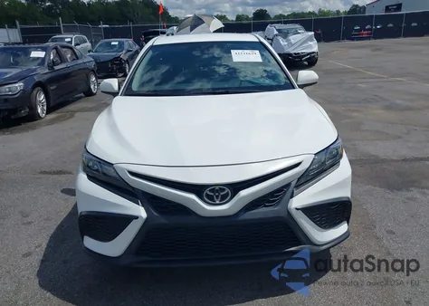 2021 Toyota Camry Se z USA, uszkodzony, nr VIN 4T1G11AK8MU467145